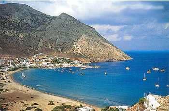 View of the most known beach of the island, Platis Gialos  